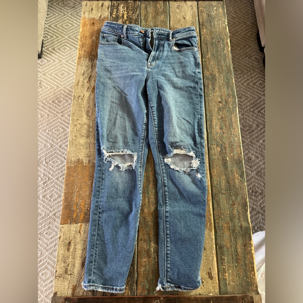 Mom jean stretch, American Eagle jeans with rip at the knee